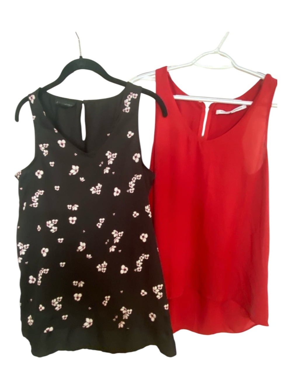 2 Women’s Medium Sleeveless Blouse bundle set everyday, office, lightweight